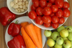 Аджика помидоры, перец, яблоки - шаг 1