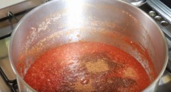 домашняя аджика с яблоками и морковью