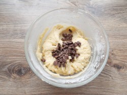 название картинки Рассыпчатое печенье с шоколадной крошкой