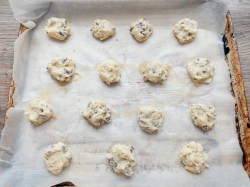 название картинки Рассыпчатое печенье с шоколадной крошкой