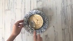 название картинки Салат Ананасы с сыром и чесноком