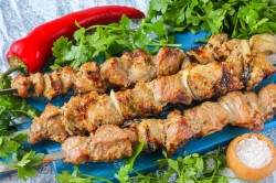 Армянский шашлык мягкий и сочный на мангале