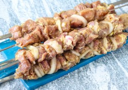 Армянский шашлык мягкий и сочный на мангале