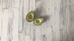 Рецепт салата авокадо с крабовыми палочками