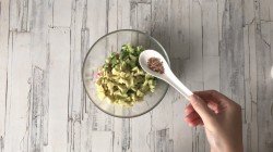 Рецепт салата авокадо с крабовыми палочками