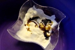 название картинки Авокадо с йогуртом и яйцом