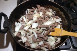 название картинки Азу с солеными огурцами из говядины по татарски