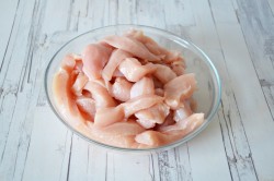 Азу из курицы с солеными огурцами - шаг 2 Азу из курицы с солеными огурцами - шаг 2