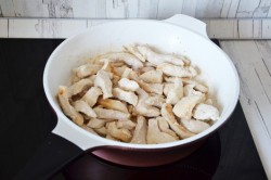 Азу из курицы с солеными огурцами - шаг 5 Азу из курицы с солеными огурцами - шаг 5