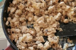 Фаршированный батон в духовке с сыром