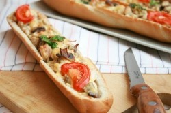 Фаршированный батон в духовке с сыром