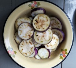 название картинки Баклажаны с чесноком на зиму