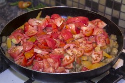 название картинки Баклажаны с перцами и томатами