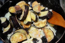 Баклажаны в кисло-сладком соусе по-китайски