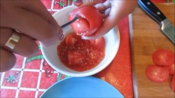 Баклажаны в помидорах с твердым сыром