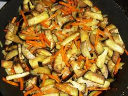 название картинки Баклажаны тушеные с овощами быстро и просто