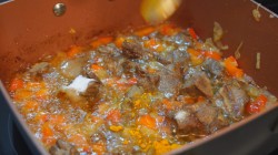 Баранина с фасолью и болгарским перцем - шаг 7