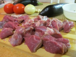 Баранина тушеная с баклажанами и помидорами - шаг 3