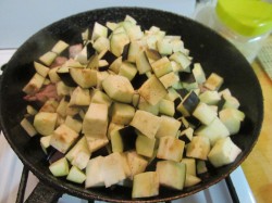 Баранина тушеная с баклажанами и помидорами - шаг 8