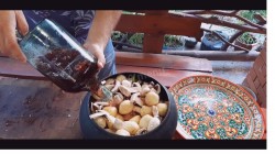 название картинки Баранья нога в чугунке