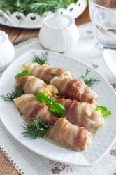 Бекон с сыром в духовке