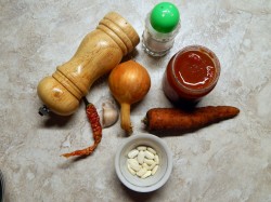 Белая фасоль в томатном соусе - шаг 1 Белая фасоль в томатном соусе - шаг 1