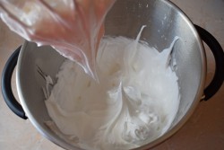 Белковый крем для торта заварной