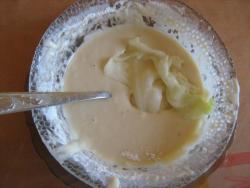 Белокочанная капуста в кляре с зеленью