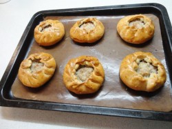 название картинки Беляши без дрожжей с мясом в духовке