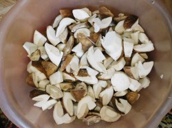 Белые грибы жареные с луком