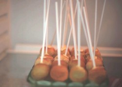 Белые кейк попсы на палочке