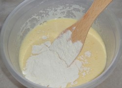 название картинки Быстрый бисквитный рулет в духовке за 5 минут