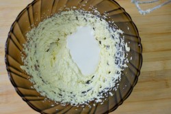 Бисквитный пирог с малиной