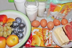 Бисквитный торт Фруктовый - шаг 1