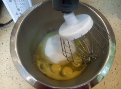 Бисквит с начинкой из бананов