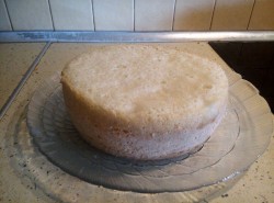 Бисквит с начинкой из бананов