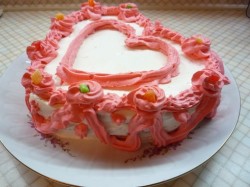 название картинки Бисквитный торт с творожным кремом и лесными ягодами