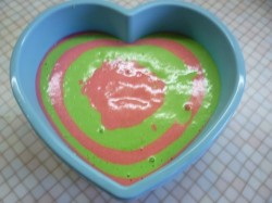 название картинки Бисквитный торт с творожным кремом и лесными ягодами