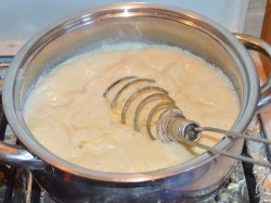 название картинки Бисквитный торт с заварным кремом, грецкими орехами и маком