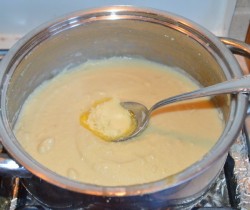 название картинки Бисквитный торт с заварным кремом, грецкими орехами и маком