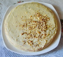 название картинки Бисквитный торт с заварным кремом, грецкими орехами и маком