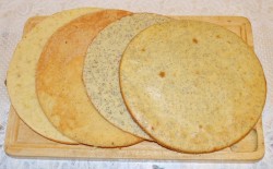 название картинки Бисквитный торт с заварным кремом, грецкими орехами и маком