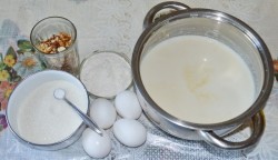 название картинки Бисквитный торт с заварным кремом, грецкими орехами и маком