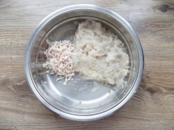 Биточки рыбные в духовке - шаг 3