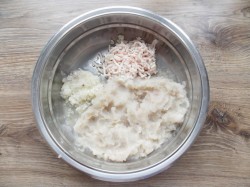 Биточки рыбные в духовке - шаг 4