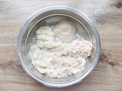 Биточки рыбные в духовке - шаг 5