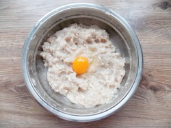 Биточки рыбные в духовке - шаг 6