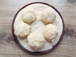 Биточки рыбные в духовке - шаг 7