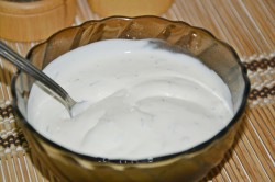 Блинчики из икры карпа с соусом