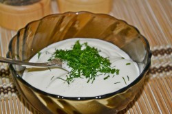 Блинчики из икры карпа с соусом